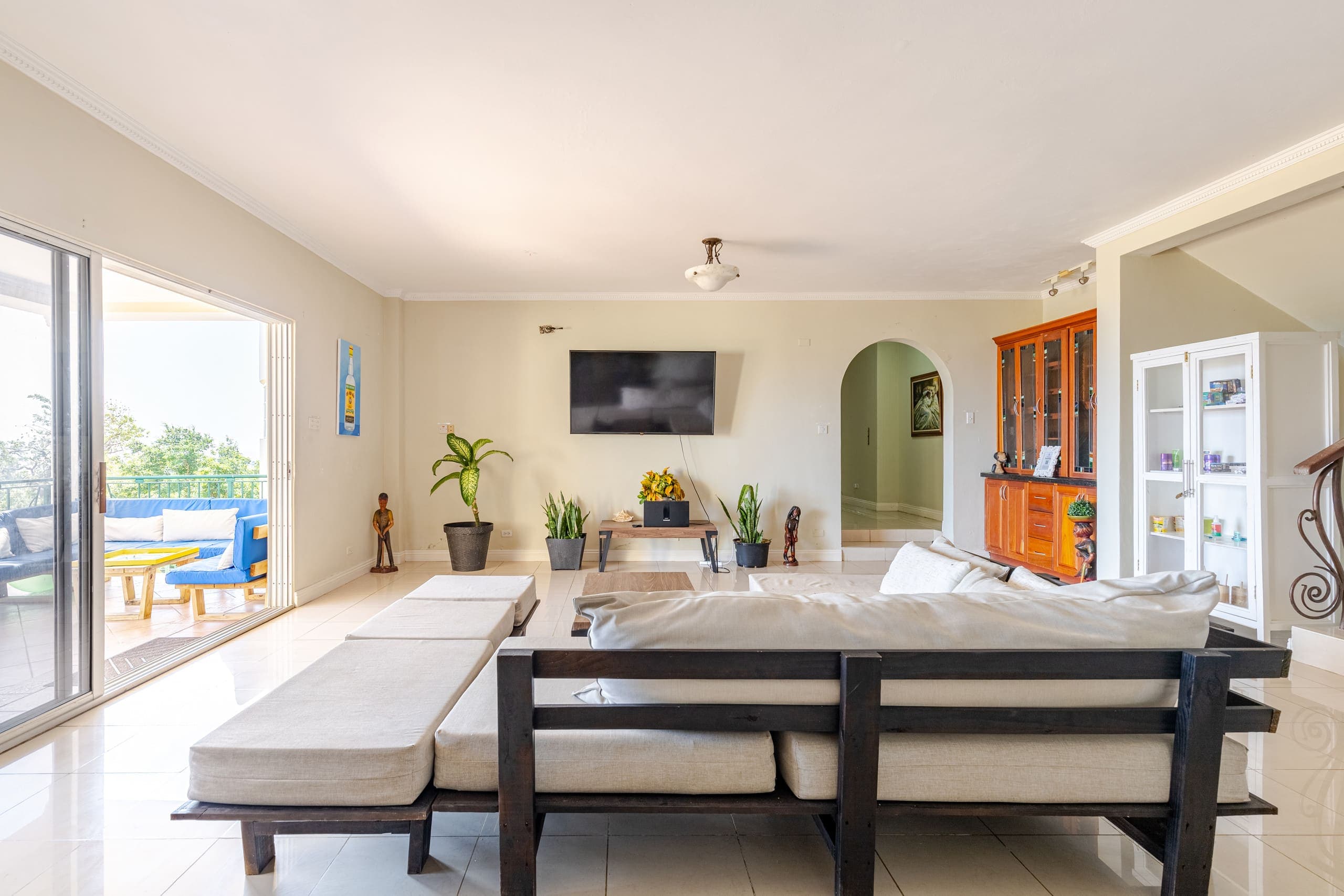 Sweet Dreams Villa — Living room 01